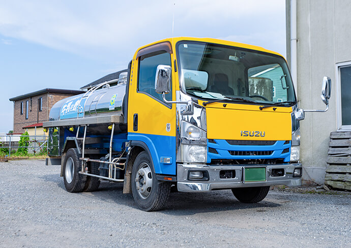 集乳タンクローリー車