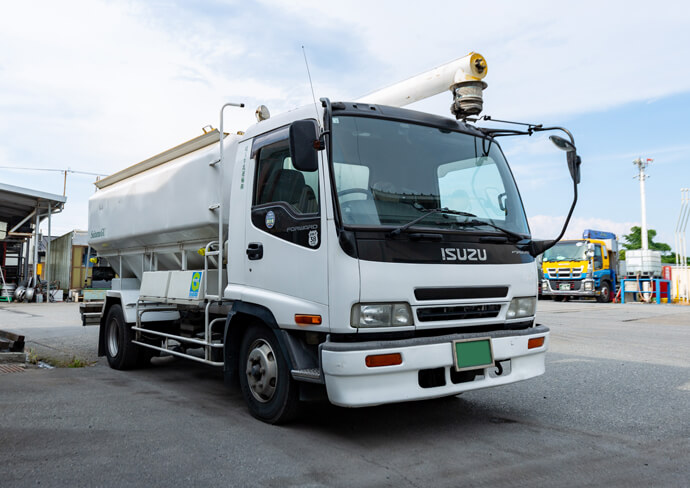 粉粒体運搬車